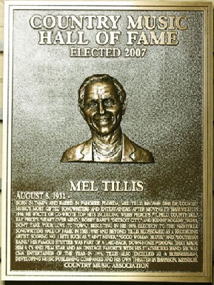 Mel Tillis Hall of Fame Plaque